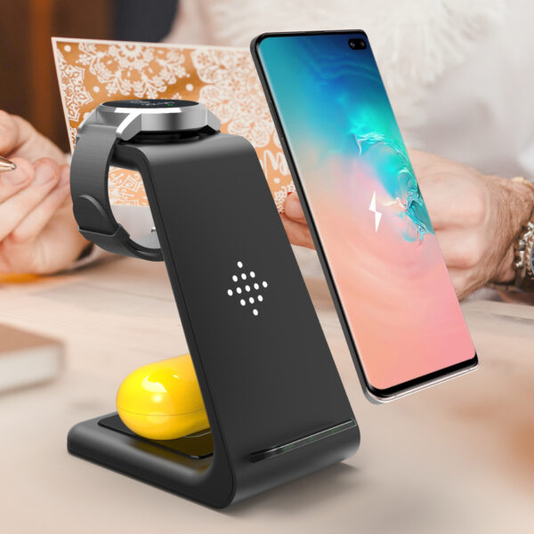 3 In 1 Fast Charging Station Wireless Charger - Image 5