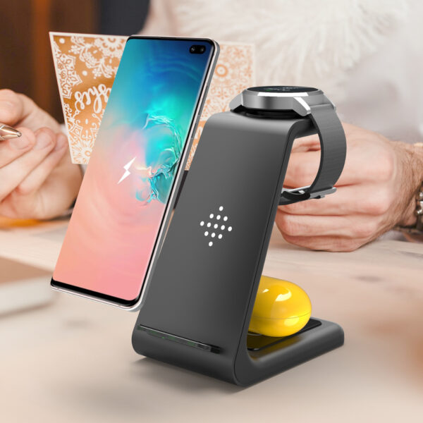 3 In 1 Fast Charging Station Wireless Charger - Image 3